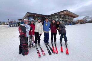 Fotografia dos alunos na neve