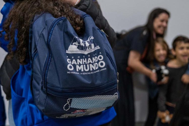 Estudantes da rede estadual do Paraná embarcam em setembro para um intercâmbio de seis semanas na França.