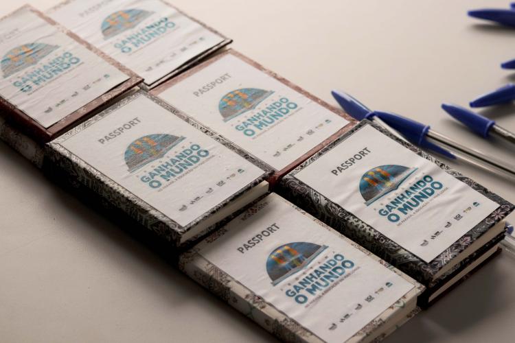 Estudantes da rede estadual do Paraná embarcam em setembro para um intercâmbio de seis semanas na França.