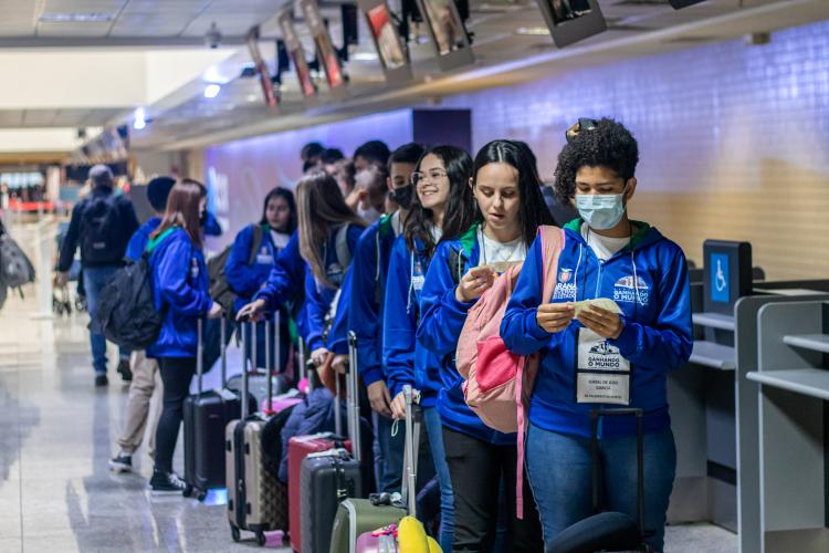 Paraná levou 200 alunos da rede estadual para intercâmbio no Canadá e na Nova Zelândia.