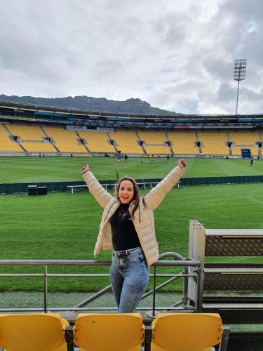 Allana Fernanda Piana em visita à cidade de Wellington, na Nova Zelândia.