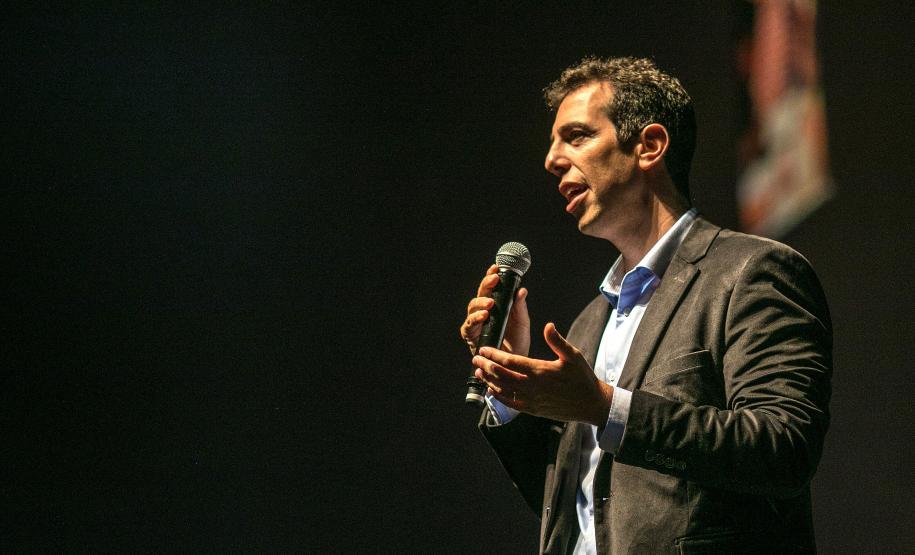 Secretário Renato Feder fala sobre metas e desafios da Educação